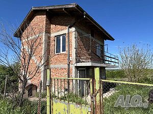 САМОСТОЯТЕЛНА КЪЩА в село Книжовник обл. Хасково