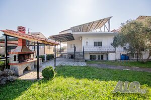 Самостоятелна къща с отлична локация в Паралия Кариани, област Кавала