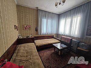 Самостоятелна къща с двор в кв. „Овчарски“, гр. Хасково