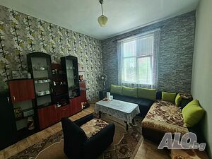 ЕТАЖ от КЪЩА в Училищни, град Хасково