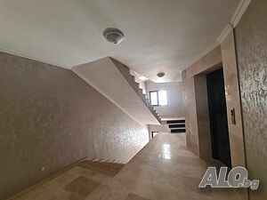 Двустаен Апартамент в ЛУКСОЗНА СГРАДА пред акт 16 в кв. Училищни, град Хасково.
