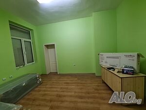 ОФИС / КАБИНЕТ в топ център на град Хасково
