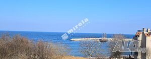 Студио и двустаен на първа линия до централния плаж в Черноморец!