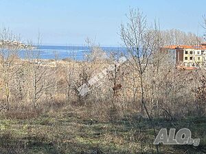 Парцел за къщи с гледка към плаж Каваци