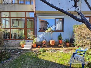 Само от Мирела! Двустаен апартамент със собствен двор в град Созопол