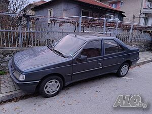 Продавам Пежо 405