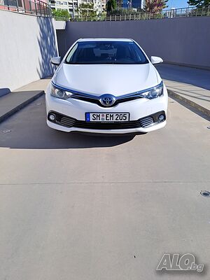 Toyota Auris Hybrid