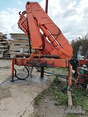 Продавам кран 16 м с дистанционно плюс каросерия и заден стабилизатор