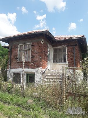 Къща в Детелина