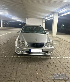 Мерцедес ц 320 дизел v6 om642 двигател НА ЧАСТИ