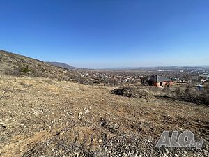 Парцел 1383 кв.м с одобрен проект за модерна къща, панорамна гледка
