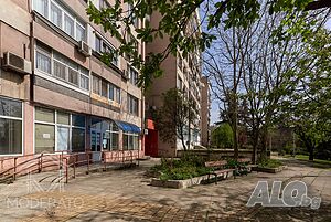 Тристаен апартамент в блока на Трапезица