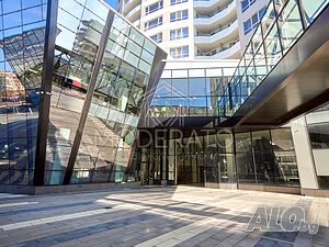 Двустаен апартамент с паркомясто в Сентрал Парк с Акт 16