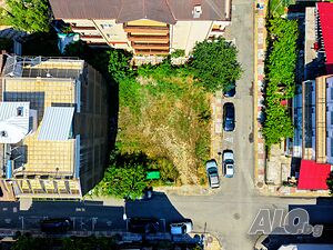 Парцел за жилищно строителство или паркинг в централната част на Приморско