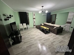 Уютен и слънчев 2 стаи и кухня апартамент за нощувки в супер център гр. Бургас