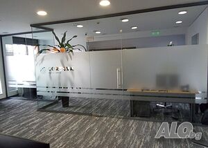 Фирма за реклама Monbrand-брандиране и облепяне на магазини, офиси и витрини
