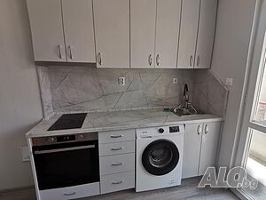 Двустаен с кухня дългосрочно в стария град на 2 минути от центъра