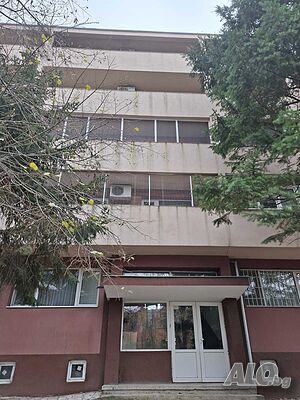 Продава се апартамент в санирана сграда