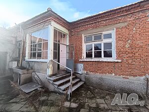 Къща в Свиленград с идеални части двор Едноетажна къща 60 кв.м РЗП 100 кв.м двор | Къщи, Вили | Център Свиленград