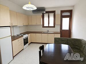 Продава етаж от къща в Сандански