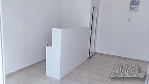 Давам под наем ПОМЕЩЕНИЕ-30 кв.м. площ срещу КОЛХОЗЕН ПАЗАР