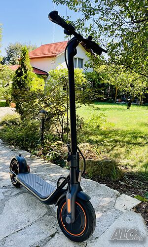Електрически скутер тротинетка Segway Kickscooter Ninebot F40E с гаранция 2г