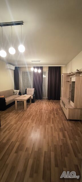 Двустаен апартамент до Аязмото