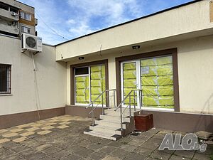 Отдава се под наем търговски обект - 40m2, гр Ямбол, ул Бенковски N96