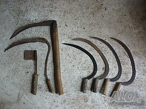 Старинни плетени дамаджани, сърпове, тръвни - за декорация