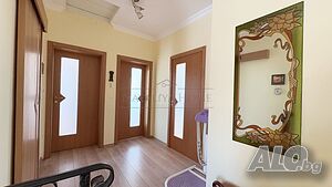 Самостоятелна къща с четири спални, двор и паркомясто в елитен жилищен комплекс в гр. Поморие — снимка 9
