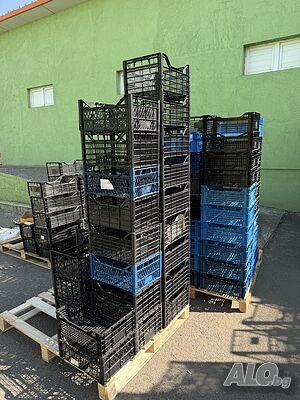 Продават се палети и касетки