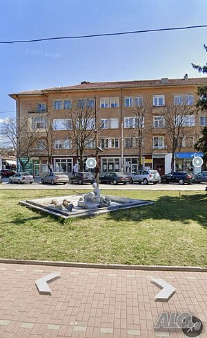 Двустаен тухлен апартамент на пазара в Изток