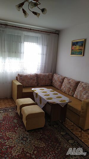 Едностаен с панорама, Център