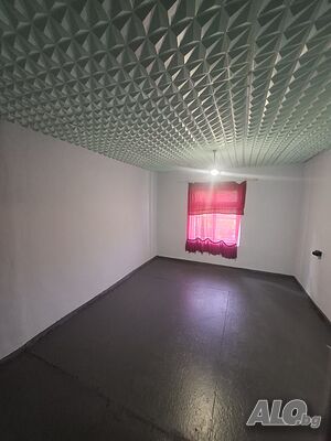 🏡Двуетажна къща с голям равен двор и гараж в с. Щръклево