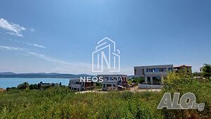 Двуетажна къща 595 кв.м РЗП 500 кв.м двор