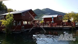 Плаваща къща на брега на яз. Въча 44300