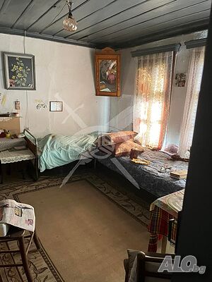 Двуетажна къща в Свежен