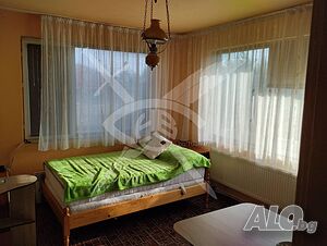 Етаж от къща в Айтос