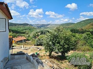 Парцел с постройка за събаряне в село Кости 93214