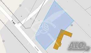 Парцел с къща в град Съединение