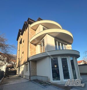Четириетажна къща в Карлово