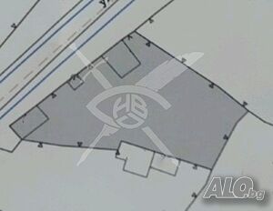 Парцел с постройка за ремонт или събаряне в с. Бистрец!