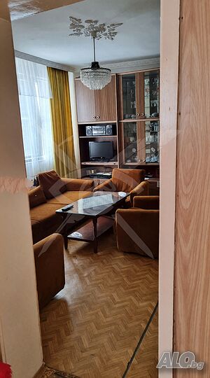 Двуетажна къща в Карнобат!