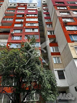 Двустаен апартамент в кв. Надежда 1
