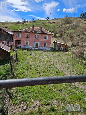 Самостоятелна къща в с. Борино