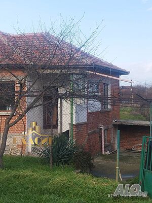 Къща в близко село