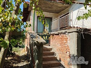 Имот с отлична локация в Кабиле - 3 декара двор
