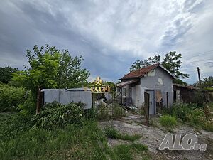 Къща в близко село
