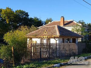 Едноетажна къща на село