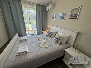Двустаен апартамент Rose Gardens 10